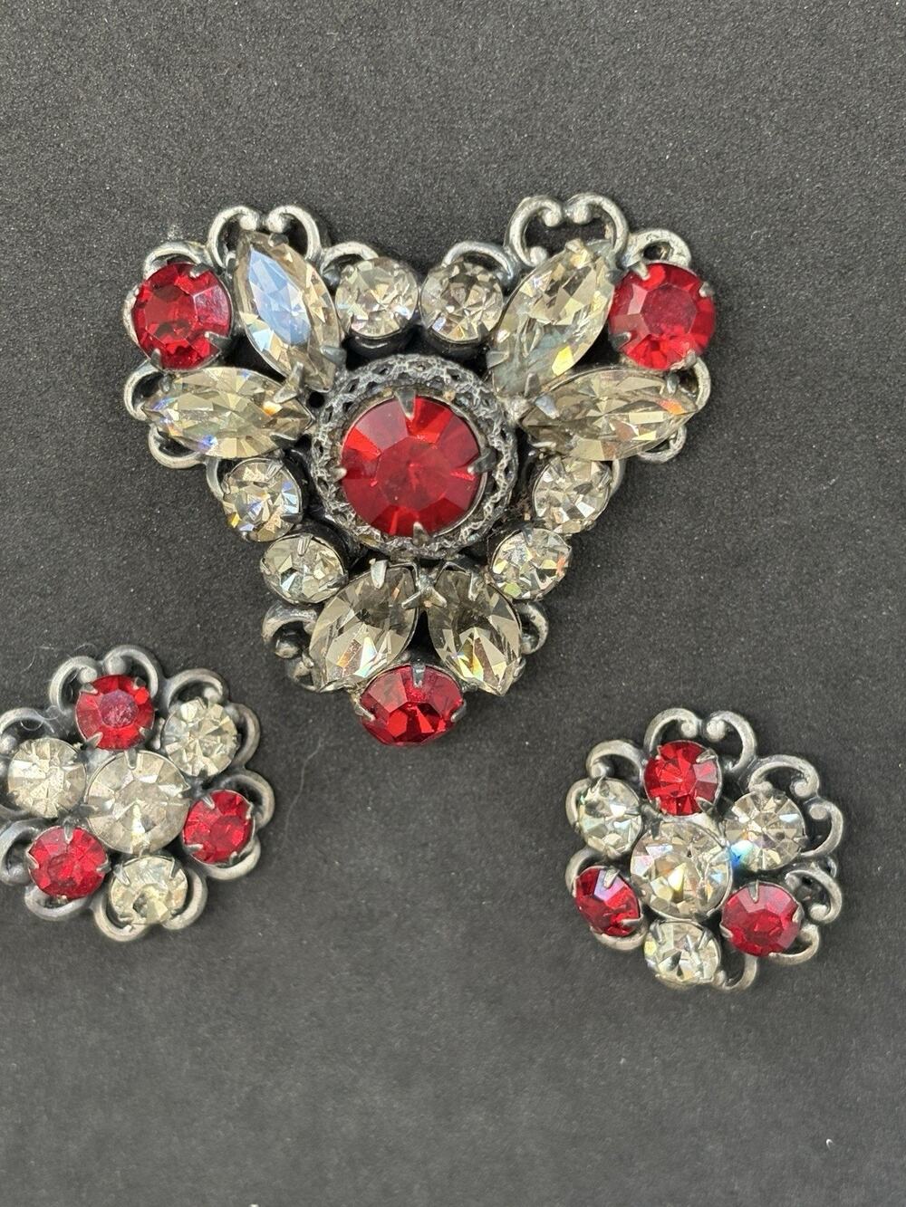 Vintage Regency Japaned Silver Tone Floral Red & Clear Rhinestone Brooch Earring